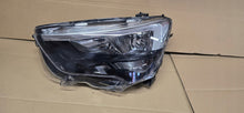 Laden Sie das Bild in den Galerie-Viewer, Frontscheinwerfer Opel E Combo 9816825580 Links Scheinwerfer Headlight SCH6130601422hd