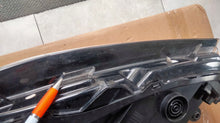 Load image into Gallery viewer, Frontscheinwerfer Skoda Superb Rechts Scheinwerfer Headlight SCH9301143309dx