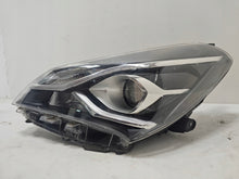 Laden Sie das Bild in den Galerie-Viewer, Frontscheinwerfer Toyota Yaris Links Scheinwerfer Headlight
