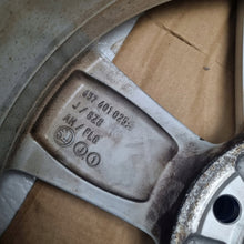 Load image into Gallery viewer, 1x Alufelge 16 Zoll 6.0" 5x100 35ET Glanz Silber 657601025J Skoda Scala FEL2875382006yj