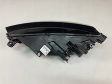Laden Sie das Bild in den Galerie-Viewer, Frontscheinwerfer Skoda Octavia IV 5E4941016A Rechts Scheinwerfer Headlight SCH1890821186ut