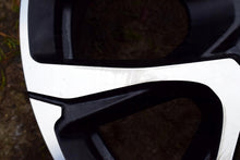 Laden Sie das Bild in den Galerie-Viewer, 1x Alufelge 19 Zoll 6.5&quot; 5x110 35ET Matt Schwarz Fiat 500x Rim Wheel