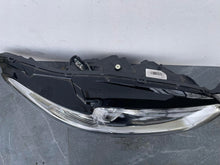 Laden Sie das Bild in den Galerie-Viewer, Frontscheinwerfer Ford Mondeo Rechts Scheinwerfer Headlight