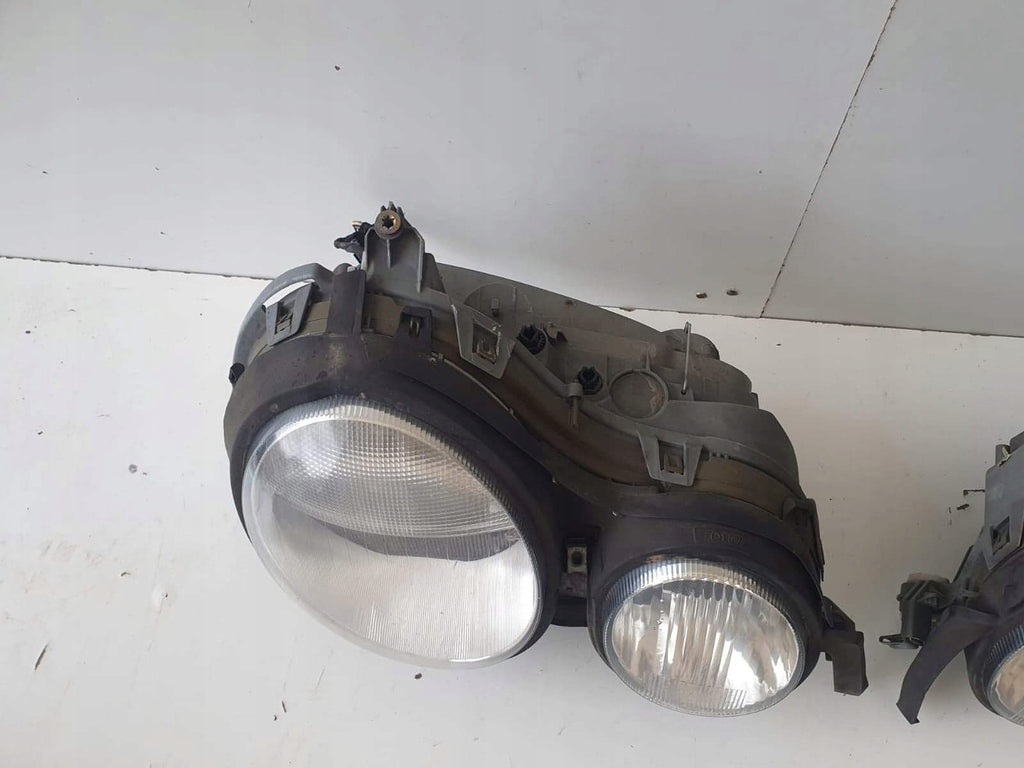 Frontscheinwerfer Mercedes-Benz 210210210 Ein Satz Scheinwerfer Headlight