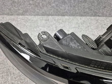 Laden Sie das Bild in den Galerie-Viewer, Frontscheinwerfer Land Rover Range Evoque GJ3M-13W029-BA Xenon Rechts Headlight SCH9647552826je
