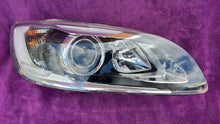 Load image into Gallery viewer, Frontscheinwerfer Volvo S60 V60 31420264 31420254 Xenon Rechts Headlight SCH9561714190oe