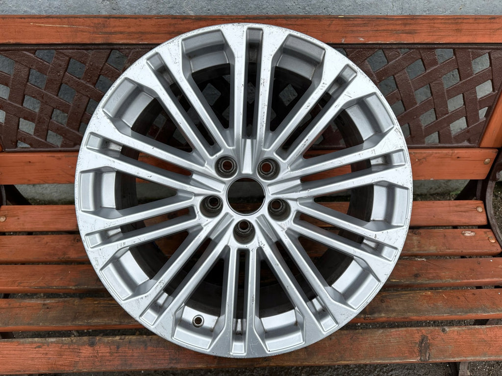 1x Alufelge 18 Zoll 8.0" 5x112 31ET Glanz Silber 8W0601025EE Audi A4 B9