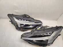 Laden Sie das Bild in den Galerie-Viewer, Frontscheinwerfer Polestar P31698070 P31698071 Full LED Ein Satz Headlight SCH9450621283xa