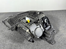 Laden Sie das Bild in den Galerie-Viewer, Frontscheinwerfer Mercedes-Benz W213 A2139067506KZ LED Links Headlight SCH8758723634sm