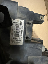 Laden Sie das Bild in den Galerie-Viewer, Frontscheinwerfer Audi A4 8E0941029N Bi-Xenon Links Scheinwerfer Headlight