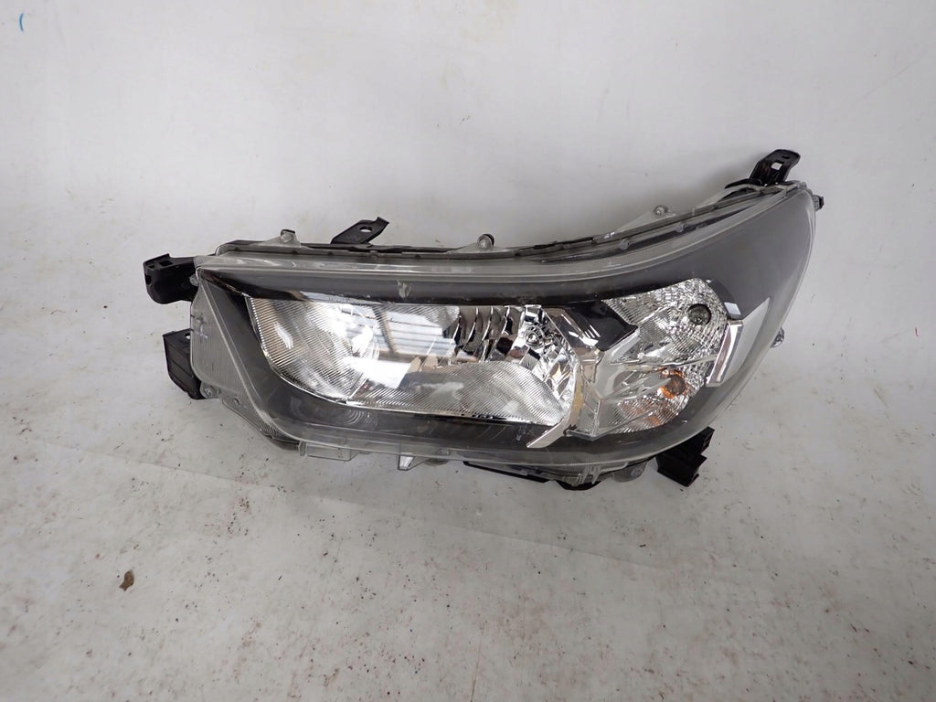 Frontscheinwerfer Toyota Hilux VIII Ein Stück (Rechts oder Links) Headlight SCH5838799751jb