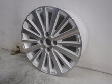 Laden Sie das Bild in den Galerie-Viewer, 1x Alufelge 16 Zoll 7.0" 4x100 37ET Glanz Weiß 403007684R Dacia III 1 Twingo FEL8417990013lv