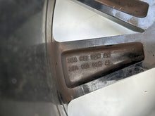 Laden Sie das Bild in den Galerie-Viewer, 1x Alufelge 19 Zoll 8.0&quot; 5x112 47ET 2GA601025AK VW T-Roc Rim Wheel