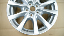 Load image into Gallery viewer, 1x Alufelge 17 Zoll 7.5" 5x114.3 50ET Glanz Silber 9965077570 Mazda 5 I FEL8304867887fc
