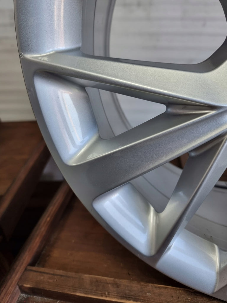 1x Alufelge 18 Zoll 8.0" 5x112 40ET Glanz Silber 5FF071498 Cupra Formentor Ateca