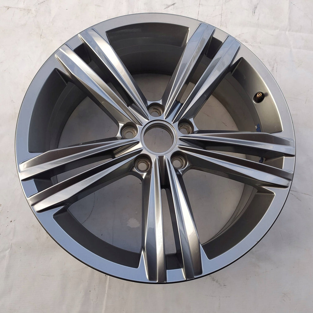1x Alufelge 18 Zoll 7.0" 5x112 45ET Glanz Grau 2GA601025G VW T-Roc Troc FEL8541156810dn