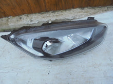 Laden Sie das Bild in den Galerie-Viewer, Frontscheinwerfer Ford Courier JT7613W029CD Rechts Scheinwerfer Headlight