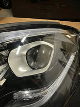 Laden Sie das Bild in den Galerie-Viewer, Frontscheinwerfer Mercedes-Benz Cla A1189062500 Links Scheinwerfer Headlight SCH2133627481ps