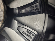 Laden Sie das Bild in den Galerie-Viewer, 1x Alufelge 16 Zoll 7.0&quot; 5x100 46ET 6V0601025F Skoda Fabia Iii Rim Wheel