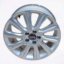 Laden Sie das Bild in den Galerie-Viewer, 1x Alufelge 17 Zoll 7.0&quot; 5x108 50ET Glanz Silber 31381857 Volvo Rim Wheel