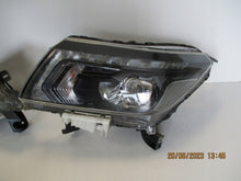 Laden Sie das Bild in den Galerie-Viewer, Frontscheinwerfer Nissan Navara Bi-Xenon Ein Stück (Rechts oder Links) Headlight SCH1107345046lb