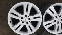 Load image into Gallery viewer, 1x Alufelge 18 Zoll 8.0&quot; 5x112 67ET Silber A2514011302 Mercedes-Benz W251