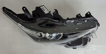 Laden Sie das Bild in den Galerie-Viewer, Frontscheinwerfer Toyota Auris 81130-02K30 LED Rechts Scheinwerfer Headlight