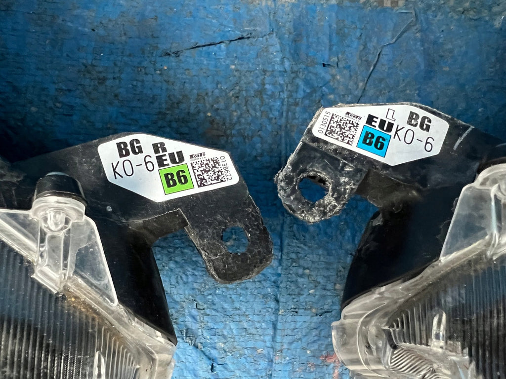 Frontscheinwerfer Toyota Yaris 0138622 0130515 Ein Stück (Rechts oder Links)