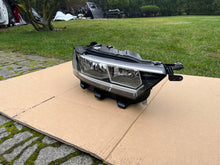 Load image into Gallery viewer, Frontscheinwerfer VW T Roc T-Roc 2GA941006B Rechts Scheinwerfer Headlight