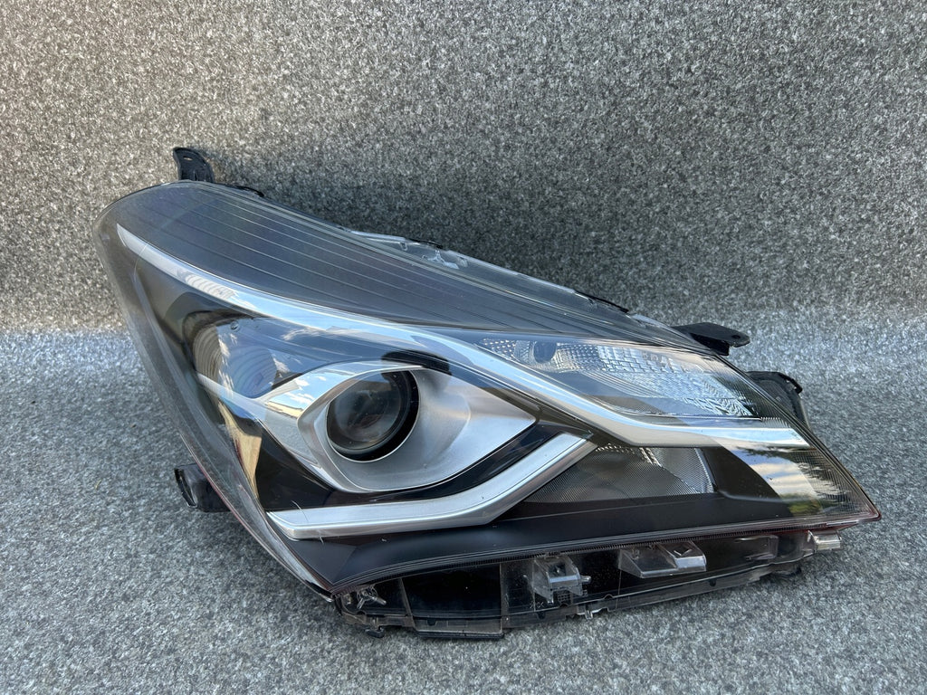 Frontscheinwerfer Toyota Yaris Rechts Scheinwerfer Headlight SCH6255119249fm