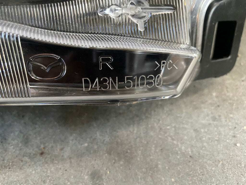 Frontscheinwerfer Mazda D43N-51030 D43N-51040 Full LED Rechts oder Links