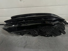 Laden Sie das Bild in den Galerie-Viewer, Frontscheinwerfer VW Touareg 761941081A Full LED Links Scheinwerfer Headlight