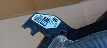 Laden Sie das Bild in den Galerie-Viewer, Frontscheinwerfer Toyota 4 Yaris 0036182 K0-8EU Links Scheinwerfer Headlight