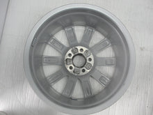 Laden Sie das Bild in den Galerie-Viewer, 1x Alufelge 16 Zoll 6.5&quot; 5x100 40ET Glanz Silber 82A601025 Audi A1 Rim Wheel