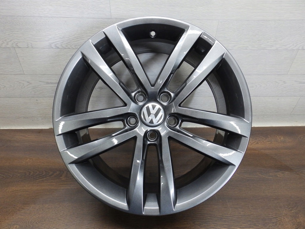 4x Alufelge 18 Zoll 7.5" 5x112 51ET Glanz Grau 5G0601025AF VW Golf Vii Rim Wheel FEL2647626686cs