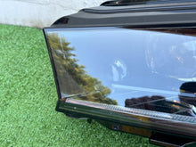 Laden Sie das Bild in den Galerie-Viewer, Frontscheinwerfer Skoda Enyaq 5LB941015A Full LED Links Scheinwerfer Headlight
