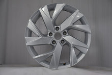 Load image into Gallery viewer, 1x Alufelge 18 Zoll 7.0" 5x112 43ET Glanz Silber 5NN601025P VW Rim Wheel FEL3522267782zh