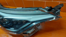 Laden Sie das Bild in den Galerie-Viewer, Frontscheinwerfer Toyota Chr C-Hr 81110-YP280 LED Rechts Scheinwerfer Headlight SCH1958598251zd