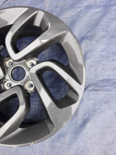 Load image into Gallery viewer, 1x Alufelge 16 Zoll 6.5" 4x108 20ET Glanz Silber 39007897 Opel Crossland X FEL1622342017su