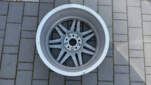 Load image into Gallery viewer, 1x Alufelge 18 Zoll 8.5" 5x112 54ET Glanz Silber A2044010704 Mercedes-Benz FEL4822349992ch
