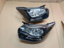 Laden Sie das Bild in den Galerie-Viewer, Frontscheinwerfer Ford Transit GK31-13W030-BB GK31-13W029-BB Rechts oder Links