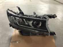 Laden Sie das Bild in den Galerie-Viewer, Frontscheinwerfer Toyota Land Cruiser Full LED Rechts Scheinwerfer Headlight SCH6534664445jd