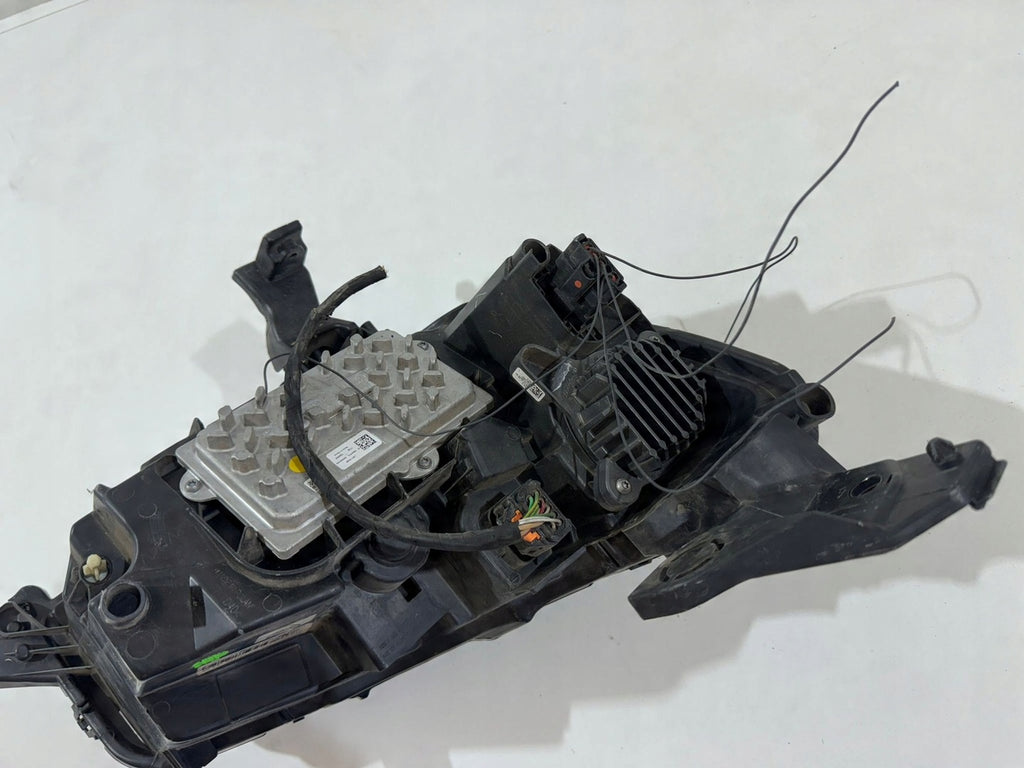 Frontscheinwerfer Peugeot 2008 II 9823194180 LED Ein Stück (Rechts oder Links)