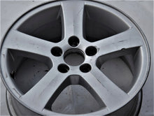 Laden Sie das Bild in den Galerie-Viewer, 1x Alufelge 16 Zoll 6.5&quot; 5x108 52ET Silber 30794838 Volvo V50 Rim Wheel