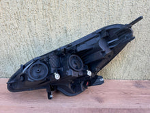 Laden Sie das Bild in den Galerie-Viewer, Frontscheinwerfer Opel Corsa A E 39108227 1EF011830-06 LED Rechts Headlight SCH2437295434np