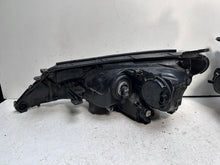 Laden Sie das Bild in den Galerie-Viewer, Frontscheinwerfer Toyota Rav 4 W0836 Ein Satz Scheinwerfer Headlight SCH8425900431zc