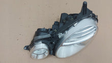 Laden Sie das Bild in den Galerie-Viewer, Frontscheinwerfer Mercedes-Benz W211 A2118205161 Links Scheinwerfer Headlight SCH5118140465jf