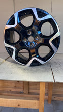 Laden Sie das Bild in den Galerie-Viewer, 1x Alufelge 18 Zoll 7.0" 4x108 35ET Glanz Schwarz 9835097680 Opel Mokka FEL4310434420fw