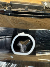 Laden Sie das Bild in den Galerie-Viewer, Frontscheinwerfer Peugeot 308 BWG1779 Links Scheinwerfer Headlight SCH8338520585hy