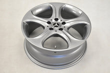 Laden Sie das Bild in den Galerie-Viewer, 4x Alufelge 18 Zoll 7.5" 5x112 44ET Glanz Grau A2054010600 Mercedes-Benz FEL1995822643jk